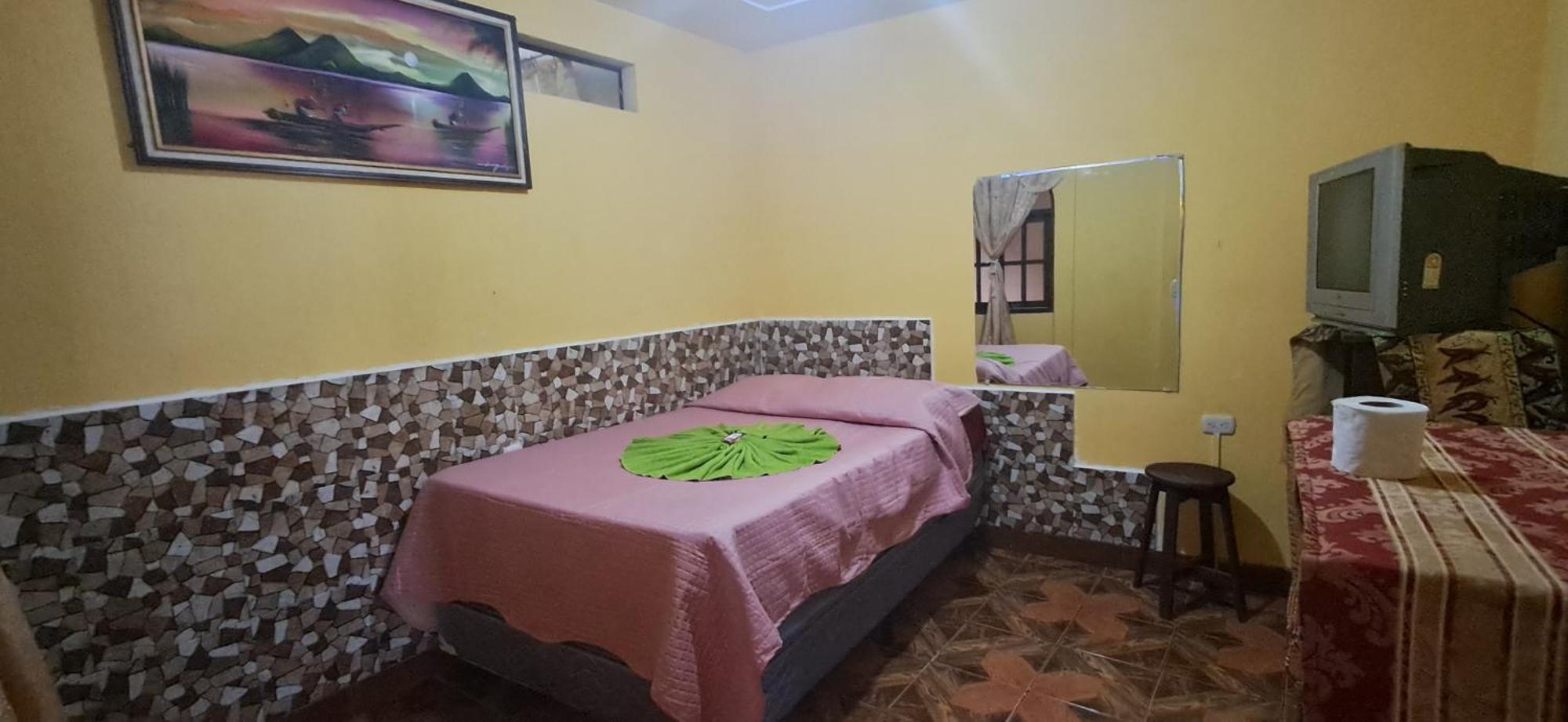 Hospedaje Gonzalez San Pedro La Laguna Exterior foto